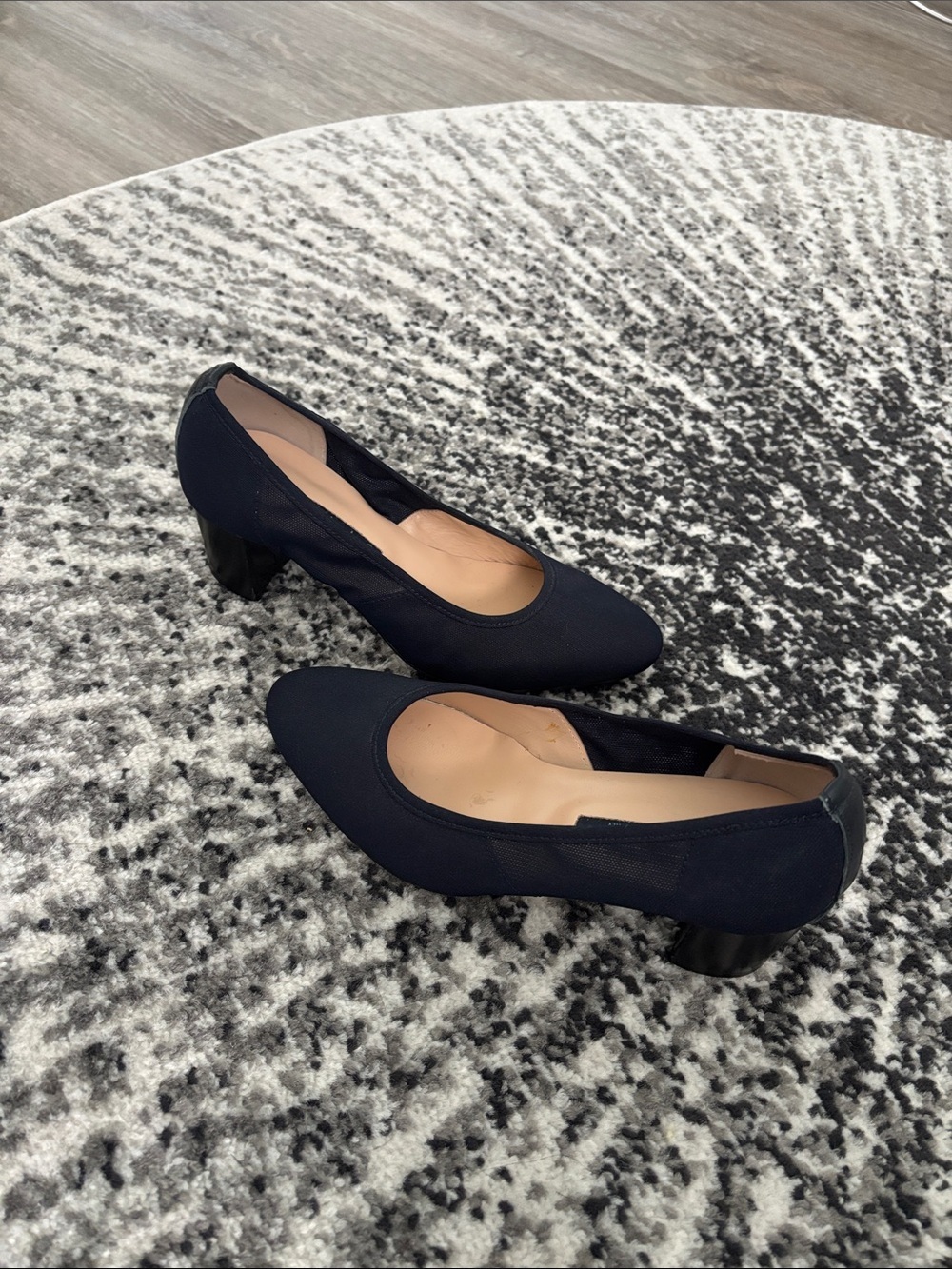 Classic Black Low Heel Pumps Made in Italy Size 35/5 - Picture 3 of 4